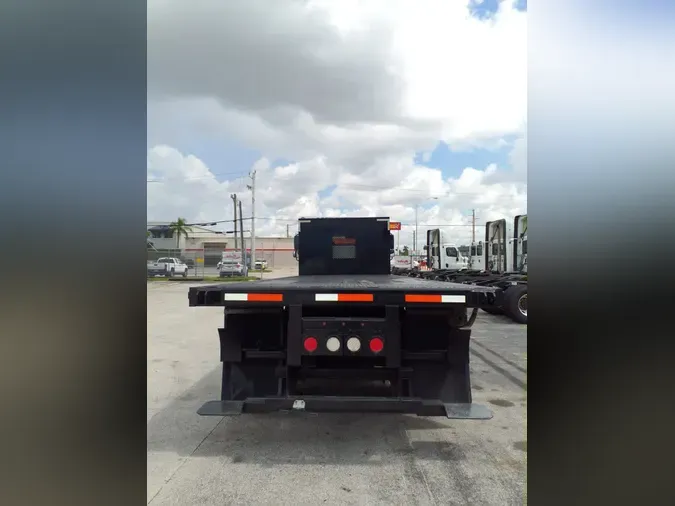 2016 FREIGHTLINER M2 106