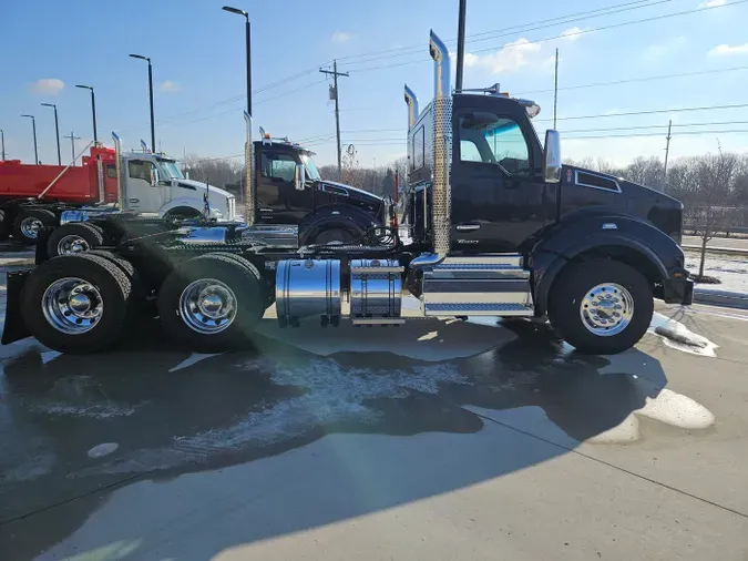 2026 Kenworth T880