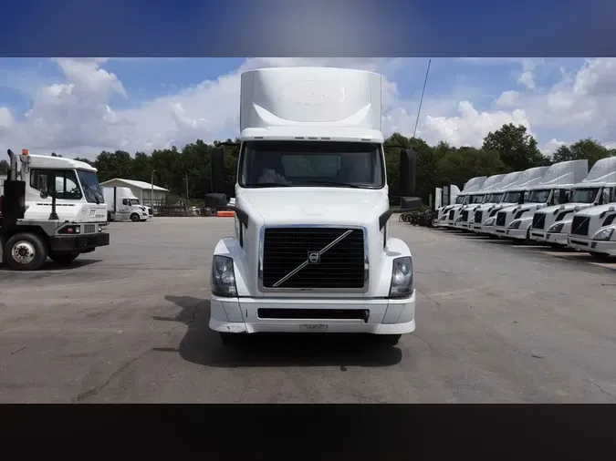 2015 Volvo VNL300