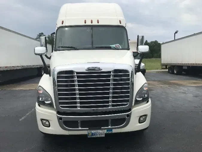 2018 Freightliner X12564ST