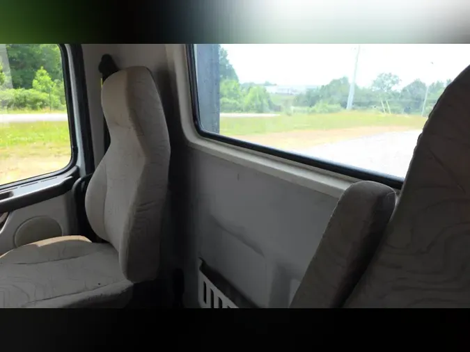 2018 Volvo VNL300