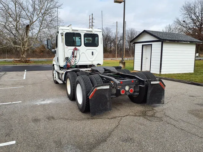 2018 FREIGHTLINER/MERCEDES CASCADIA 113