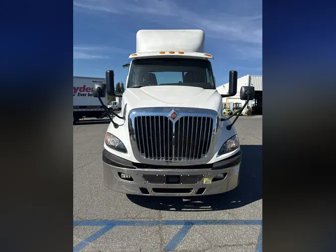 2019 NAVISTAR INTERNATIONAL RH613 DAYCAB S/A