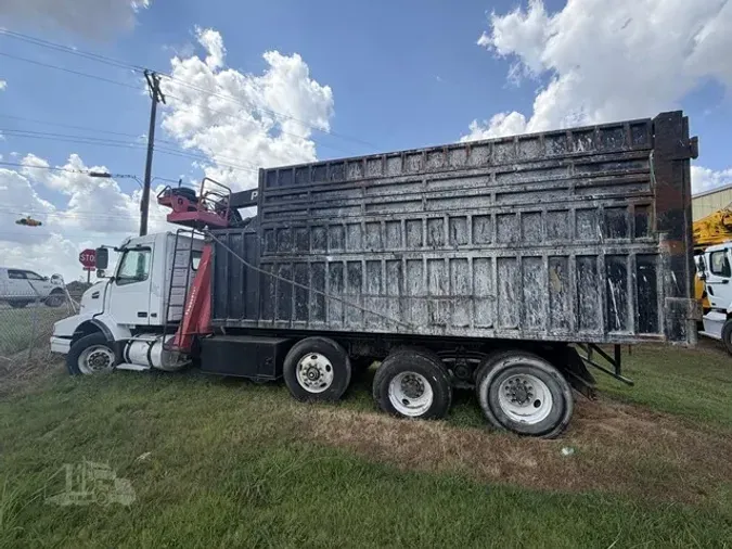 2004 VOLVO VHD84F2004ca55b5ef258bd0cb2db149613fec42b