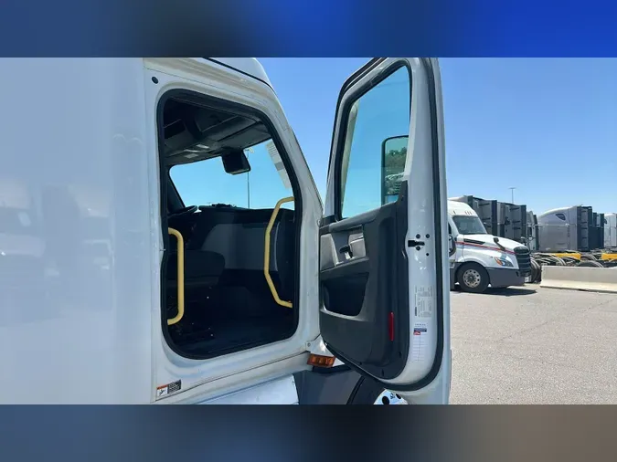 2022 Freightliner Cascadia 126
