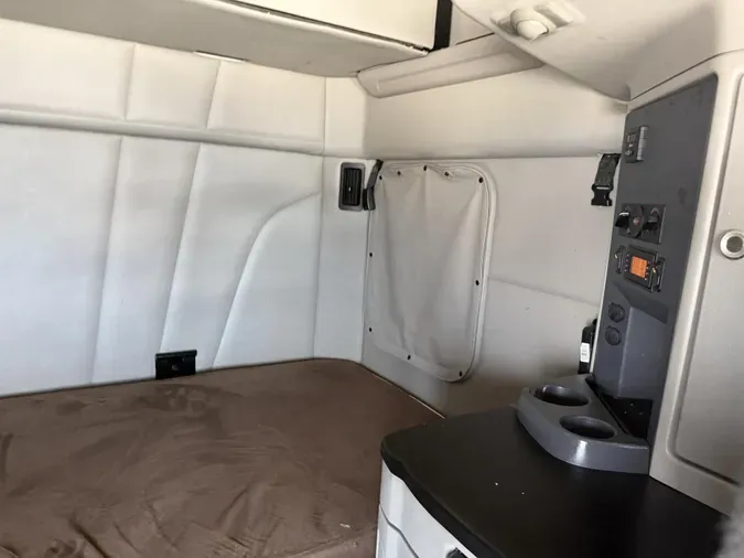 2022 Peterbilt 579