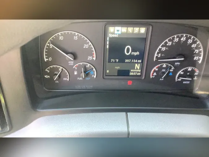 2021 Freightliner Cascadia 126