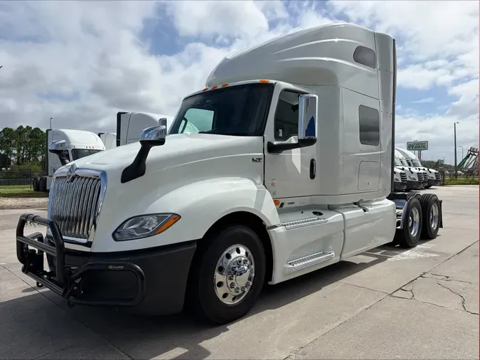 2022 International LT625