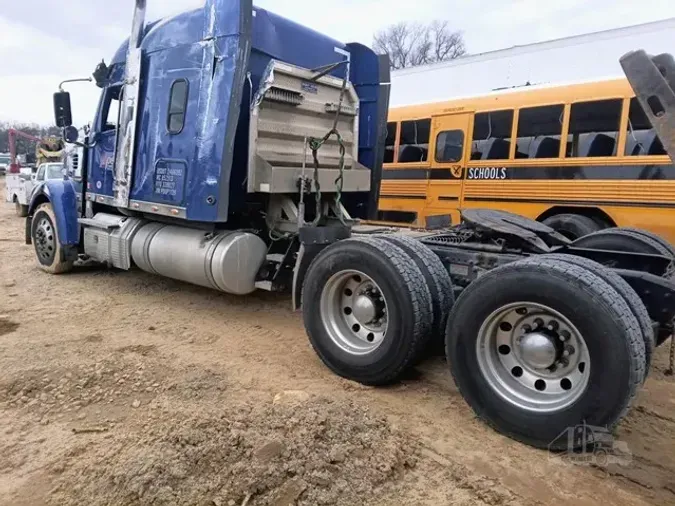 2023 FREIGHTLINER 122SD