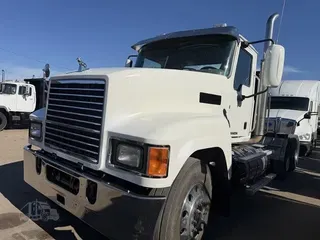 2013 MACK PINNACLE CHU613
