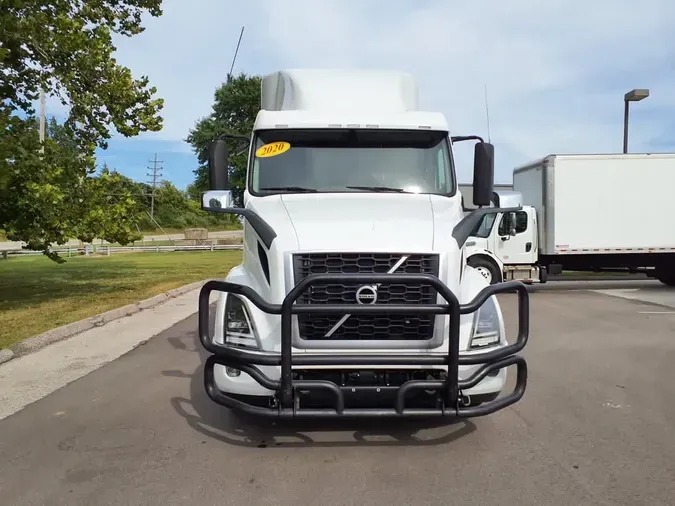 2020 VOLVO VNR64T-640