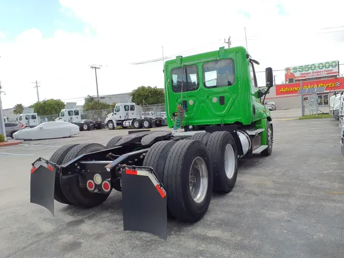 2016 FREIGHTLINER/MERCEDES CASCADIA 125