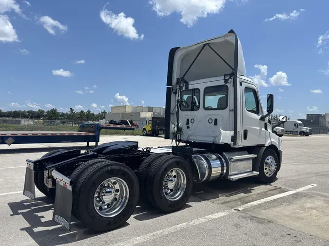 2021 Freightliner Cascadia 1164cb77e43550ed3039d239cc2f558c9be