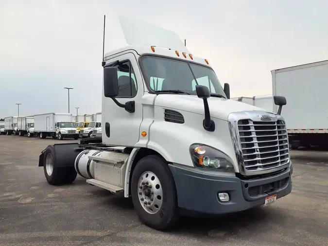 2020 FREIGHTLINER CASCADIA 113