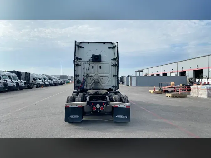 2023 Freightliner Cascadia 126