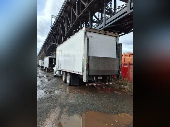 2019 FREIGHTLINER/MERCEDES M2 112