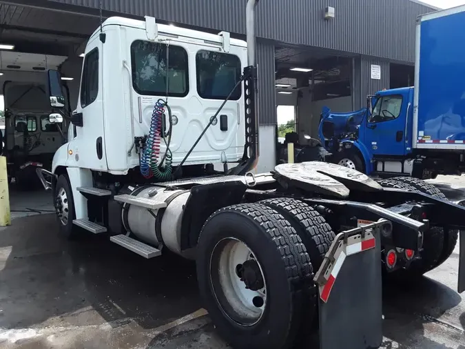 2017 FREIGHTLINER CASCADIA 125