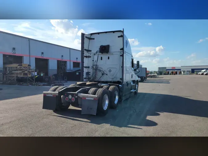 2022 Freightliner Cascadia 126