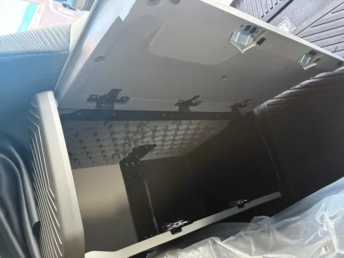 2027 VOLVO TRUCK VNL64TV04