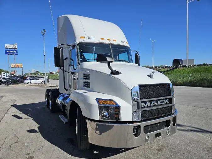 2019 MACK AN64T