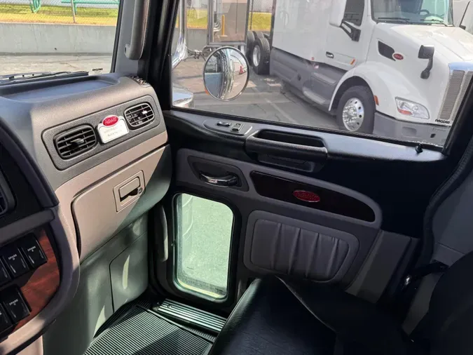 2023 Peterbilt 3894cc1e511ec79574a460d644ebffa07cc