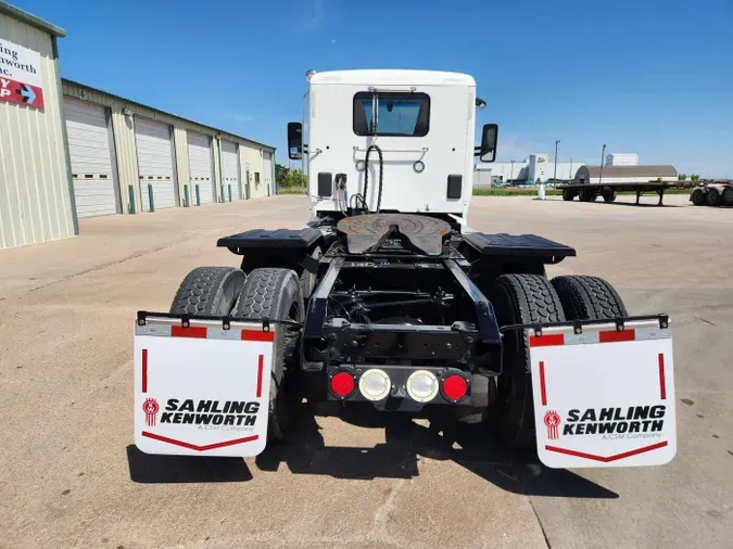 2022 Kenworth T880