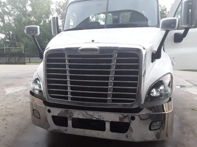2017 FREIGHTLINER CASCADIA 113