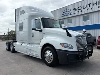 2022 International LT625