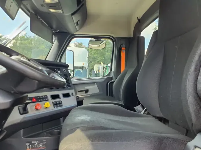 2019 FREIGHTLINER NEW CASCADIA PX12664