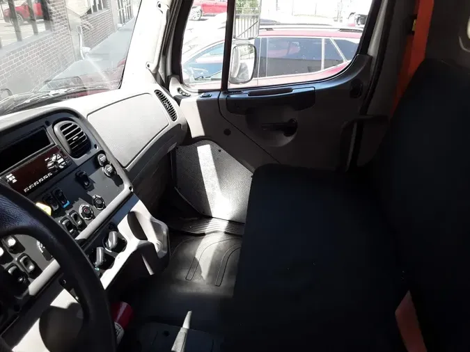 2019 FREIGHTLINER/MERCEDES M2 106
