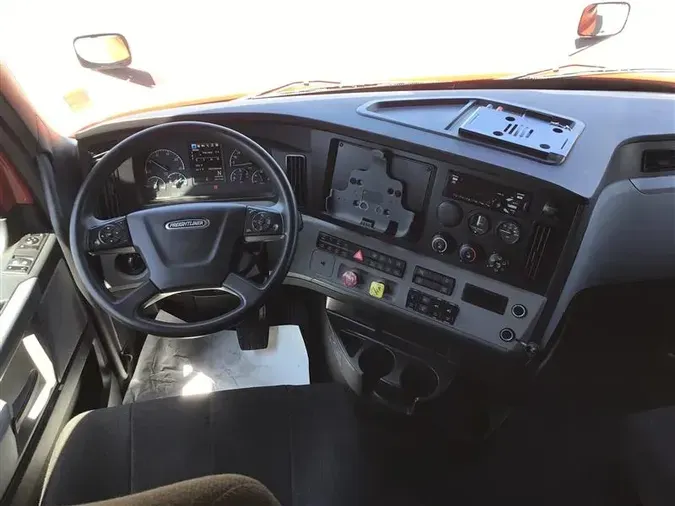 2022 FREIGHTLINER CASCADEVO1