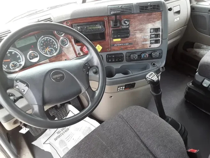 2017 FREIGHTLINER CASCADIA 125