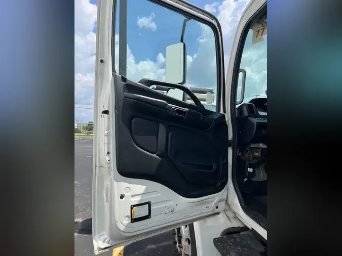 2019 Hino 268A