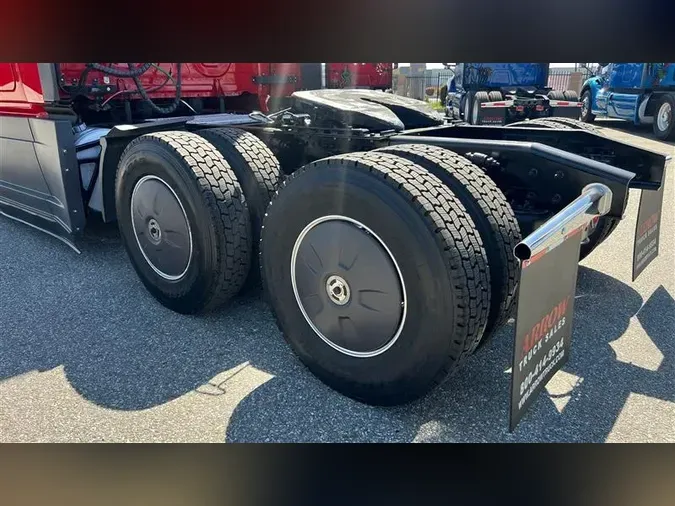 2021 FREIGHTLINER CA126