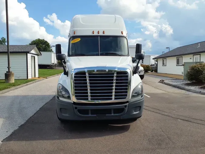 2019 FREIGHTLINER CASCADIA 1254cdfff60a8d0c98b2f6e41610a04f855