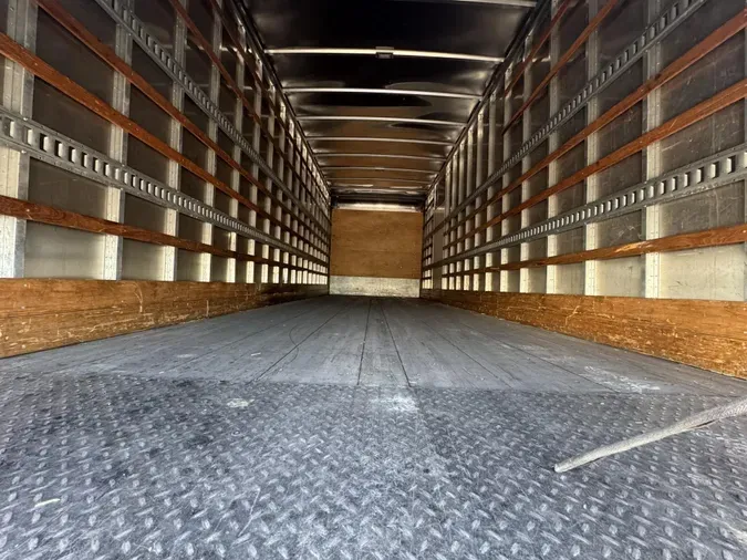 2019 Peterbilt 337