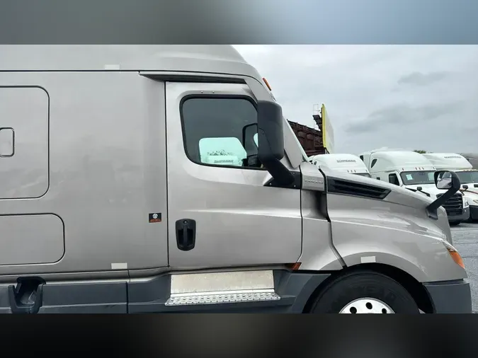 2023 Freightliner Cascadia 126
