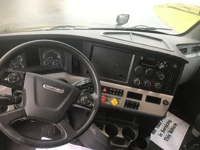 2019 Freightliner T12664ST