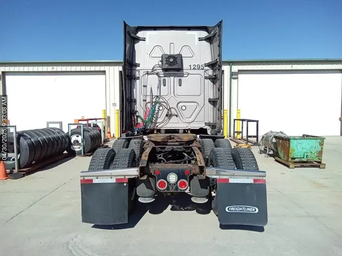 2021 Freightliner Cascadia