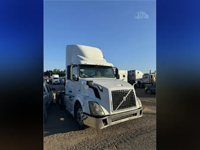 2017 VOLVO VNL64T300