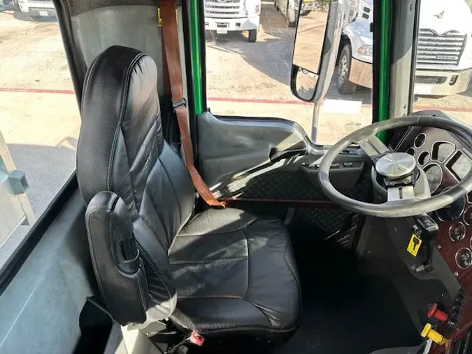 2018 MACK CXU613