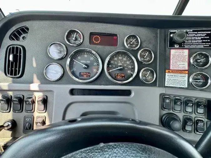 2012 Peterbilt 365
