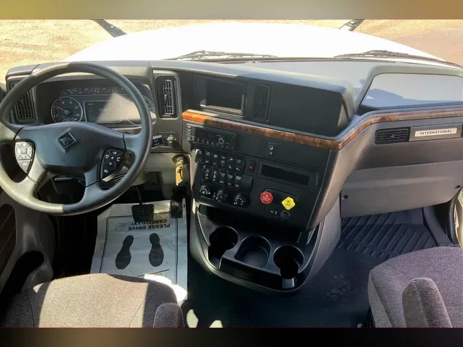 2022 INT LT625 6x4