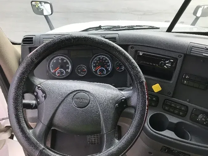 2018 Freightliner X12564ST