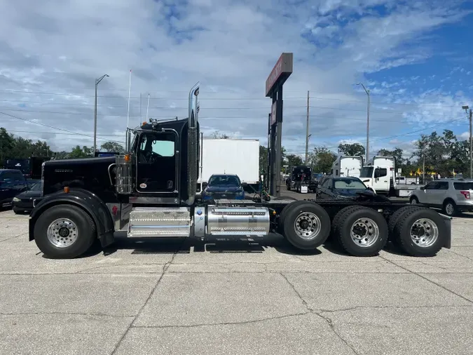 2026 Kenworth W900L