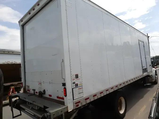 2018 FREIGHTLINER M2 106