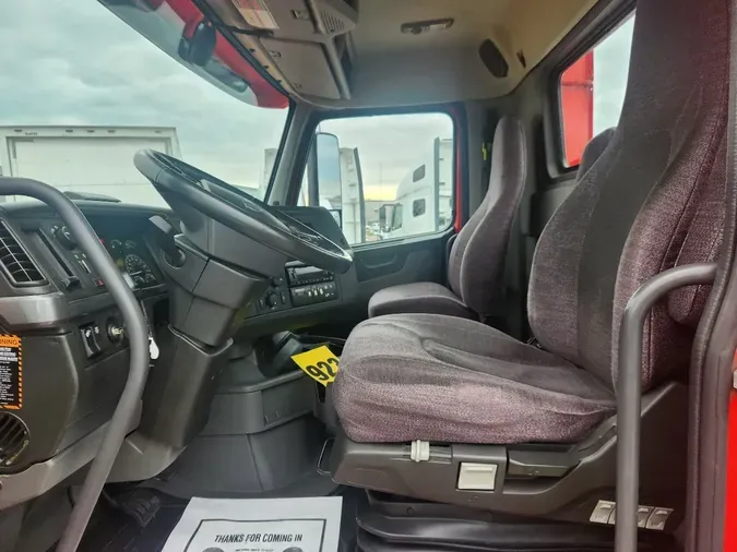 2020 VOLVO VNL62T300