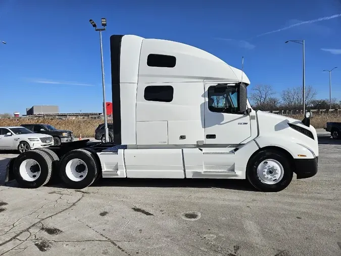 2020 VOLVO VNL64T760