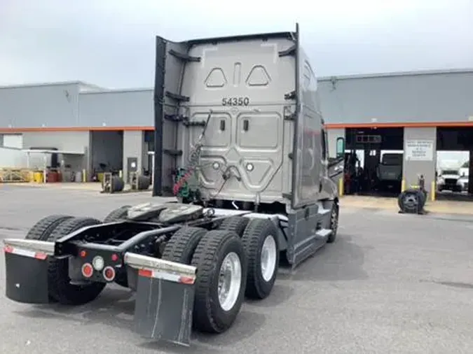 2023 Freightliner Cascadia