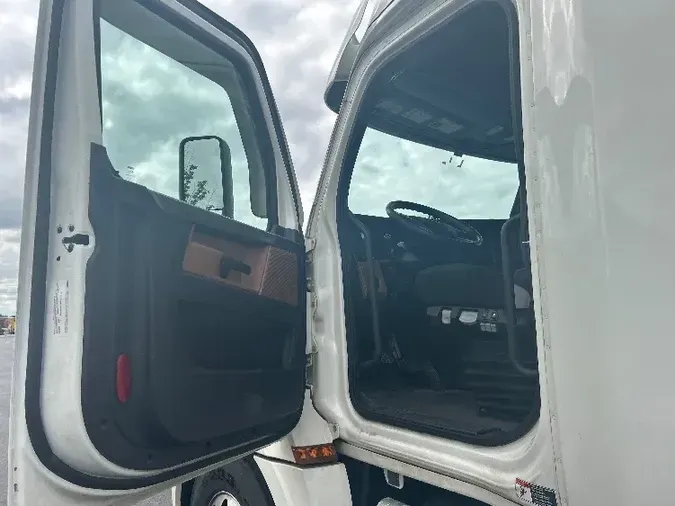 2021 FREIGHTLINER CA126